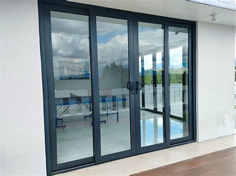 Pintu Sliding Minimalis Warna Hitam Dari Kusen Upvc Jakarta