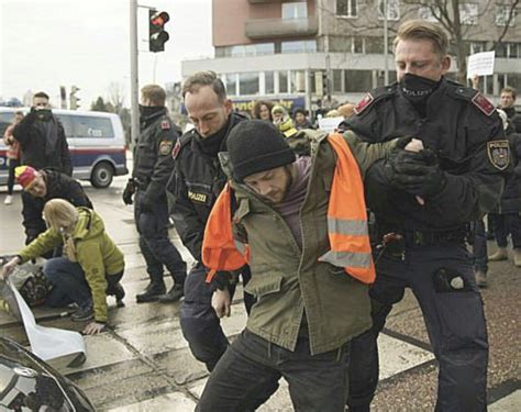 Schluss Mit Dem Kuschelkurs Breite Mehrheit F R H Rtere Strafen Gegen