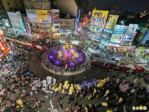 嘉義市選前之夜真香！她爆乳穿蕾絲婚紗 坐馬車進場 政治 自由時報電子報