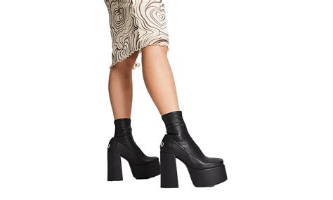 Trendy Naked Wolfe Dupes Steal The Style