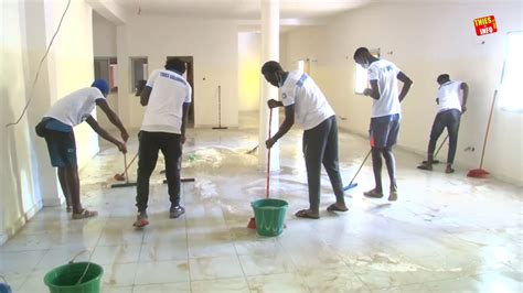 Journée De Nettoiement Au Centre Hospitalier Régional Ahmadou Sakhir