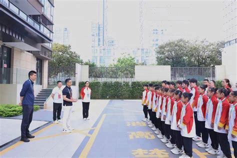 学青会赛场精彩纷呈 上海市代表团羽毛球、攀岩项目折桂杨浦区罗意男子