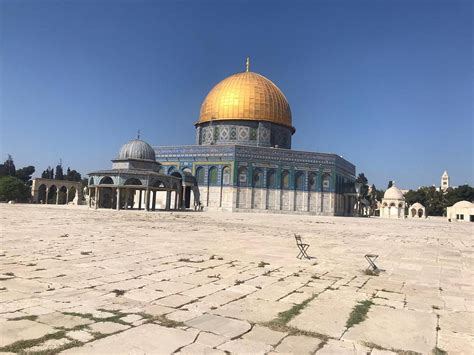 رحلة إلى الجمال الفني الزخرفة في المسجد الأقصى وقبة الصخرة في فلسطين