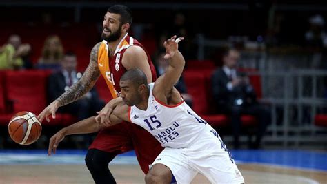 Anadolu Efes Galatasaray ı devirdi yarı finale çıktı Son Dakika