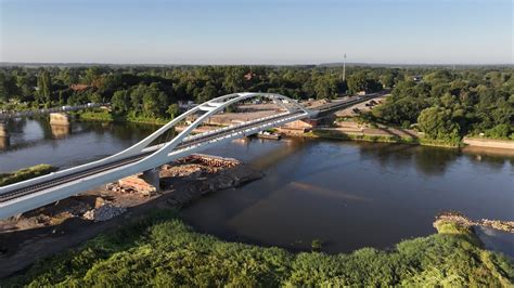 Pendler können aufatmen Neue Oderbrücke feierlich eröffnet