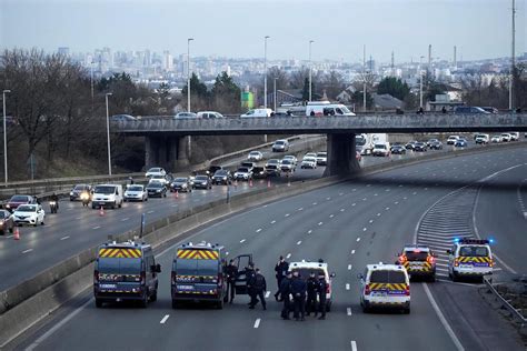 Autobahnblockaden Auch Frankreichs Bauern erhöhen den Druck auf