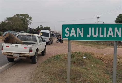 Productores de San Julián mantienen bloqueos en la carretera Santa Cruz