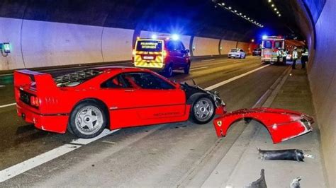 Vendedor Leva Ferrari Para Passear E Detona Carro De R 15 Mi