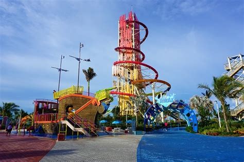 Thrill Waterpark at Perfect Day at CocoCay Review | EatSleepCruise.com