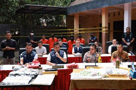 Polri Ungkap Kasus Narkoba Dengan Modus Happy Water Dan Keripik Pisang