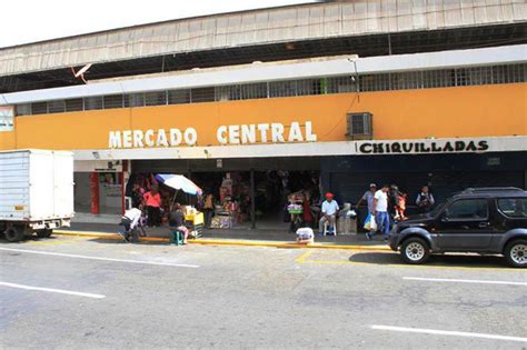 Capacitan A Comerciantes Del Mercado Central En Manejo De Alimentos Trujillo Perú