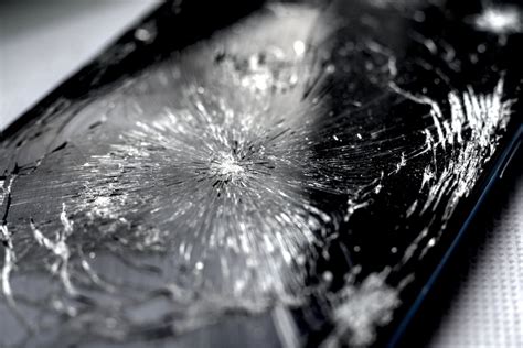 How to Replace Your iPhone 4S Front Glass - Hunter Games Magazine