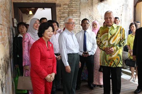 President Tony Tan And His Wife Mrs Mary Tan Wearing Red