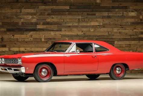 Обои 1968 Plymouth Road Runner Hemi Coupe Matador Red Classic