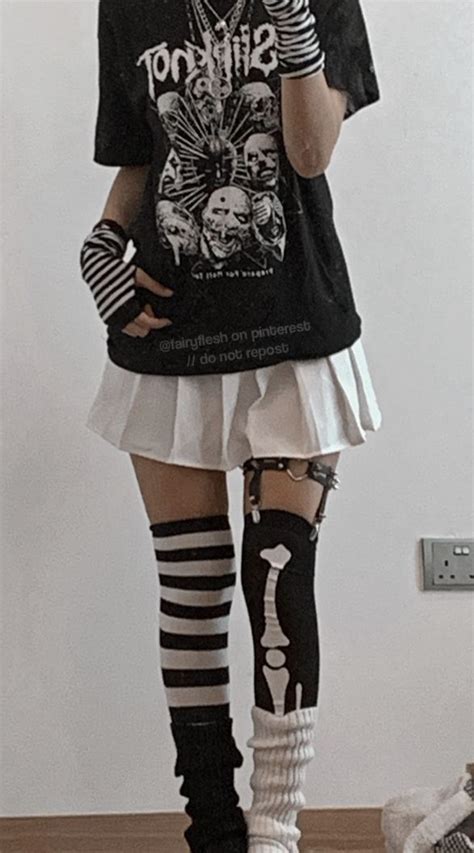 Pin Di Anyela Atla Su Mi Aesthetic Abbigliamento Emo Idee Vestito