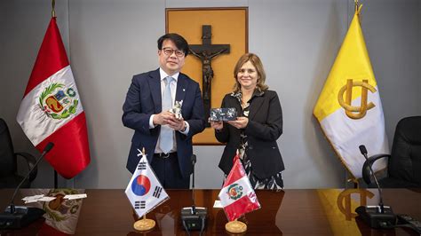 Representante de Korea University visitó la PUCP para establecer