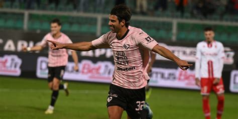 Palermo La Difesa Il Miglior Attacco Nessuno In Serie B Segna Di