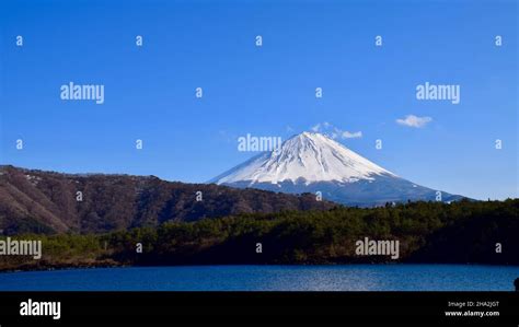 Mt. Fuji with snow cap Stock Photo - Alamy