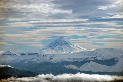 Clouds around Mountain · Free Stock Photo