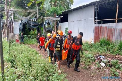 Longsor Di Banyumas 1 Warga Lansia Tertimbun Solopos Panduan