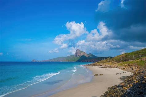 Vista Panor Mica Da Ilha Costeira Con Dao De Cima Ondas Litoral C U