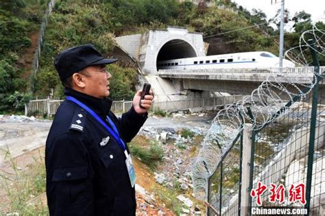 云桂铁路上的最老铁警 坚守云南“东大门”凤凰资讯