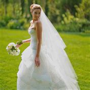 Monique Lhuillier Belle 96854 PreOwned Wedding Dresses