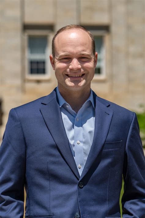 JetBlue set to expand to Long Island MacArthur Airport in Islip - The