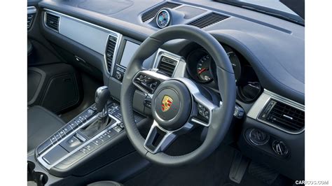 2016 Porsche Macan Turbo (UK-Spec) - Interior | Caricos