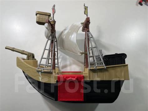 Игрушечный корабль, б/у, в наличии. Цена: 500₽ во Владивостоке