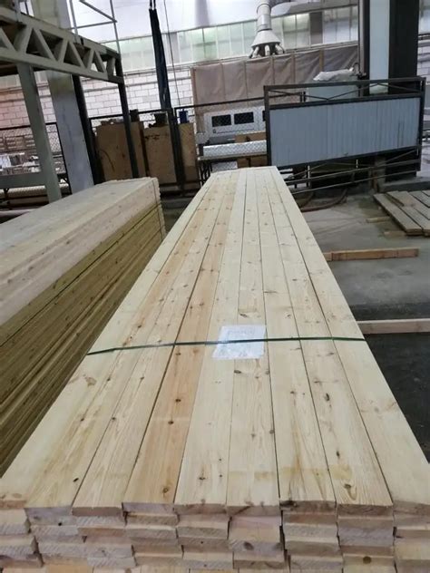 Wholesale Pine Wood 2x4 Lumber Kayu Pinus Square Solid Wood Planks 2 X