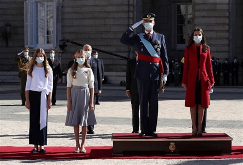 La princesa Leonor y la infanta Sofía protagonistas del desfile de la