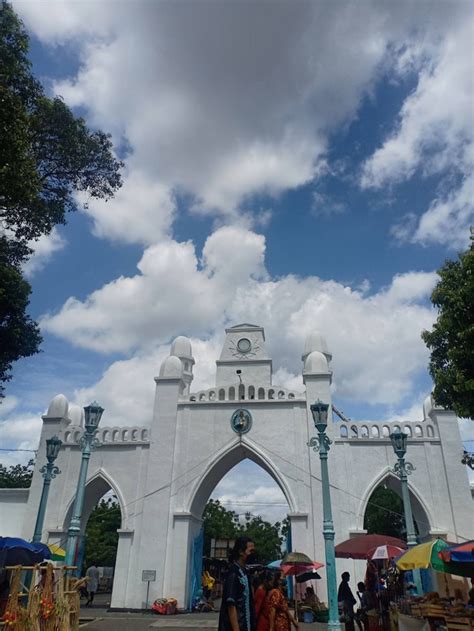 Suatu Siang Di Masjid Agung Surakarta Kumparan