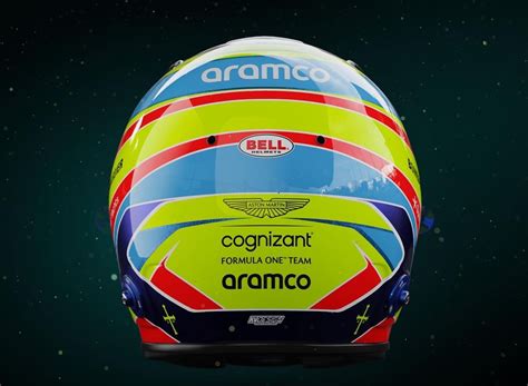 F1 2023Fernando Alonso enseña su casco 2023 adiós al rosa Foto 4 de