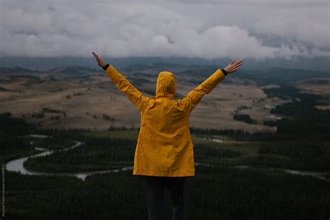 «Person Enjoying View Of Nature» del colaborador de Stocksy «Alexandr ...