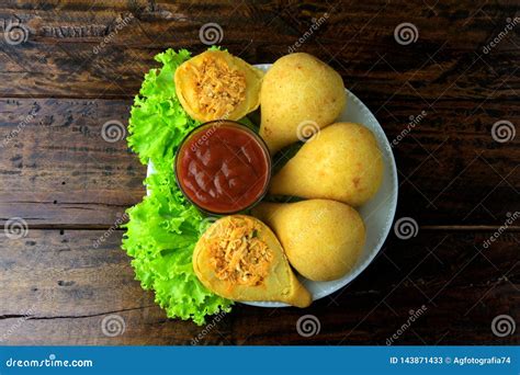 Coxinha No Prato Petiscos Brasileiros Tradicionais Da Culin Ria