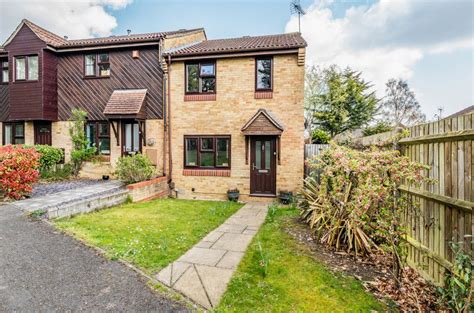 3 Bed End Terrace House For Sale In Slaidburn Green Bracknell