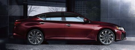fully loaded nissan altima heres    fully loaded nissan