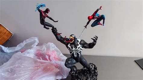 Unboxing 19 Inches Of Venom Spider Man 2 Collectors Edition PS5