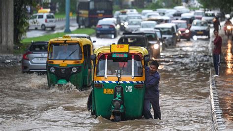 EN IMAGES En Inde Les Pluies Record De La Mousson Provoquent Des