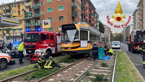 Milano Enne In Bici Muore Investito Dal Tram Luca Marangoni Stava