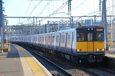 315808 London Overground Class 315 315808 Arrives Into Bet Flickr