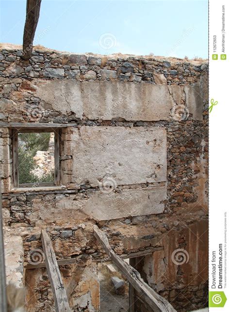 Ruinas De La Casa Fortaleza De La Colonia Del Leproso De Spinalonga