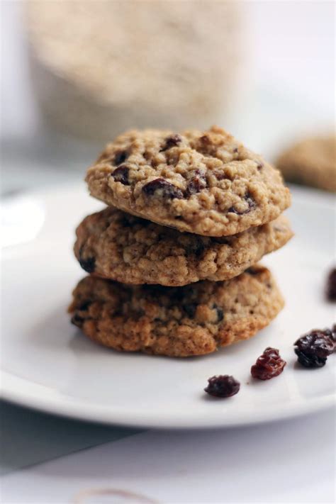 Easy Traditional Oatmeal Raisin Cookies Recipe