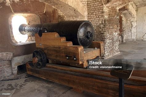 Fort Sumter Cannon Stock Photo - Download Image Now - Fort Sumter ...