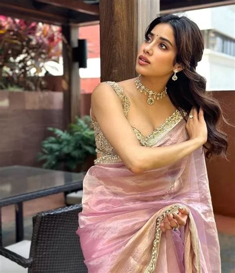 Janhvi Kapoor Exudes Ethnic Grace In A Classy Pink And Gold Handwoven