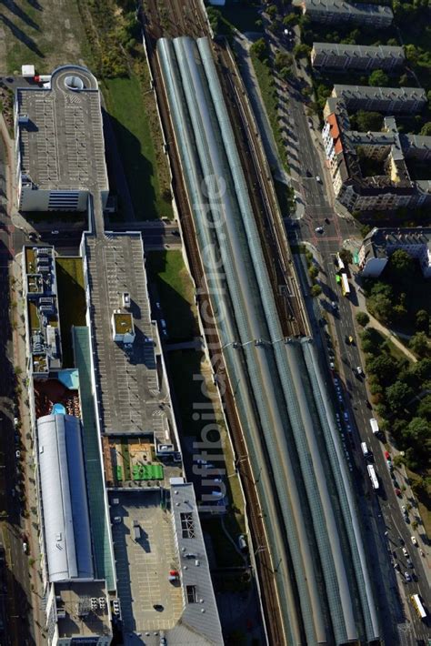 Berlin Aus Der Vogelperspektive Bahnhofsgeb Ude Und Gleisanlagen Des S