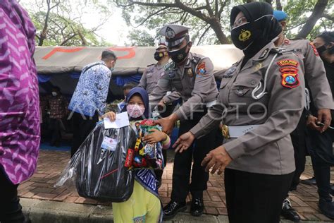 GERAKAN ORANG TUA ASUH POLANTAS ANTARA Foto