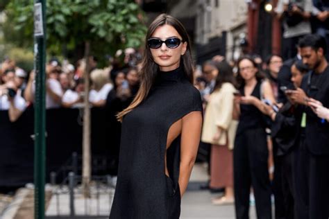 Emily Ratajkowski Braless Sideboob Calvin Klein Nyfw Hot Celebs Home