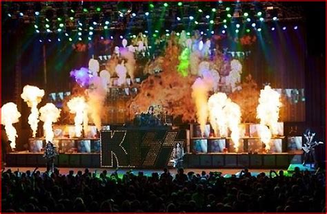 Kiss in concert - KISS Photo (22397612) - Fanpop